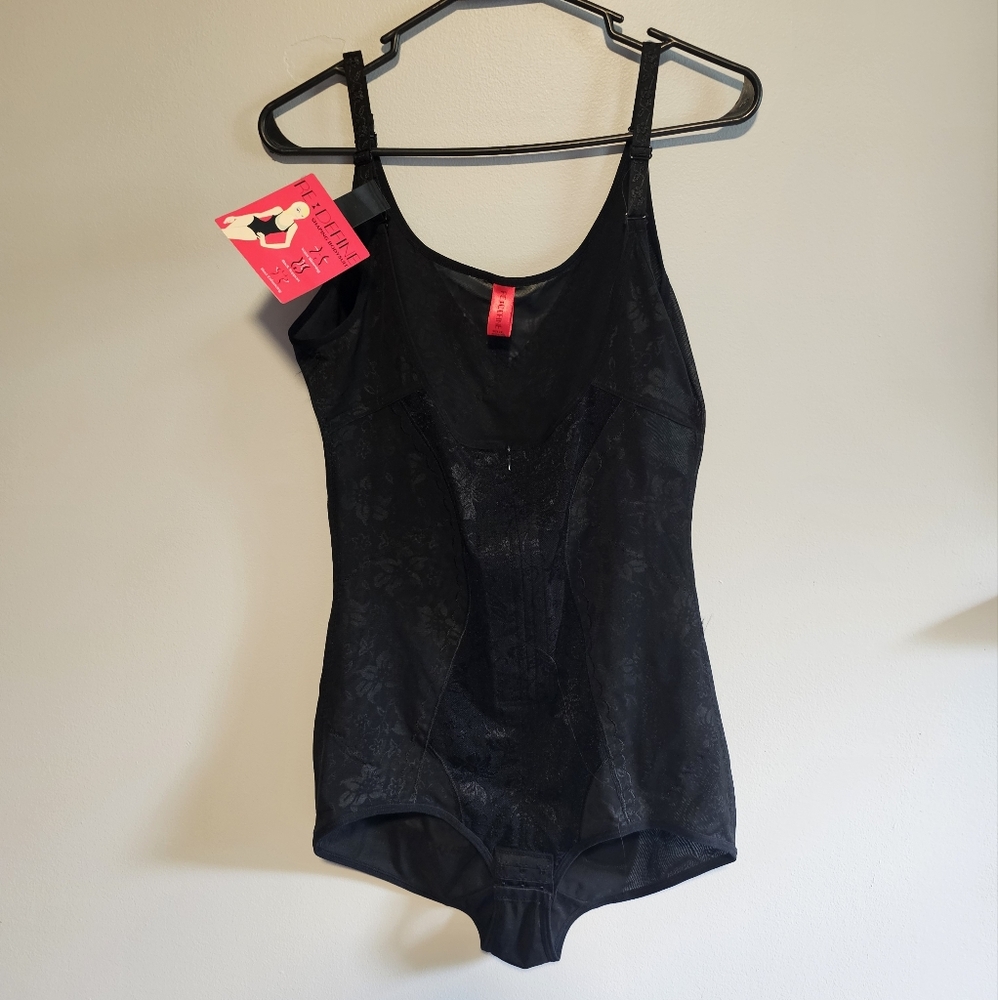 NwT women's Shaping Bodysuit 2XL